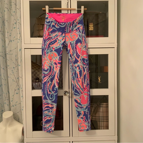 Lilly Pulitzer Luxletic Weekender Legging - Picture 3 of 9